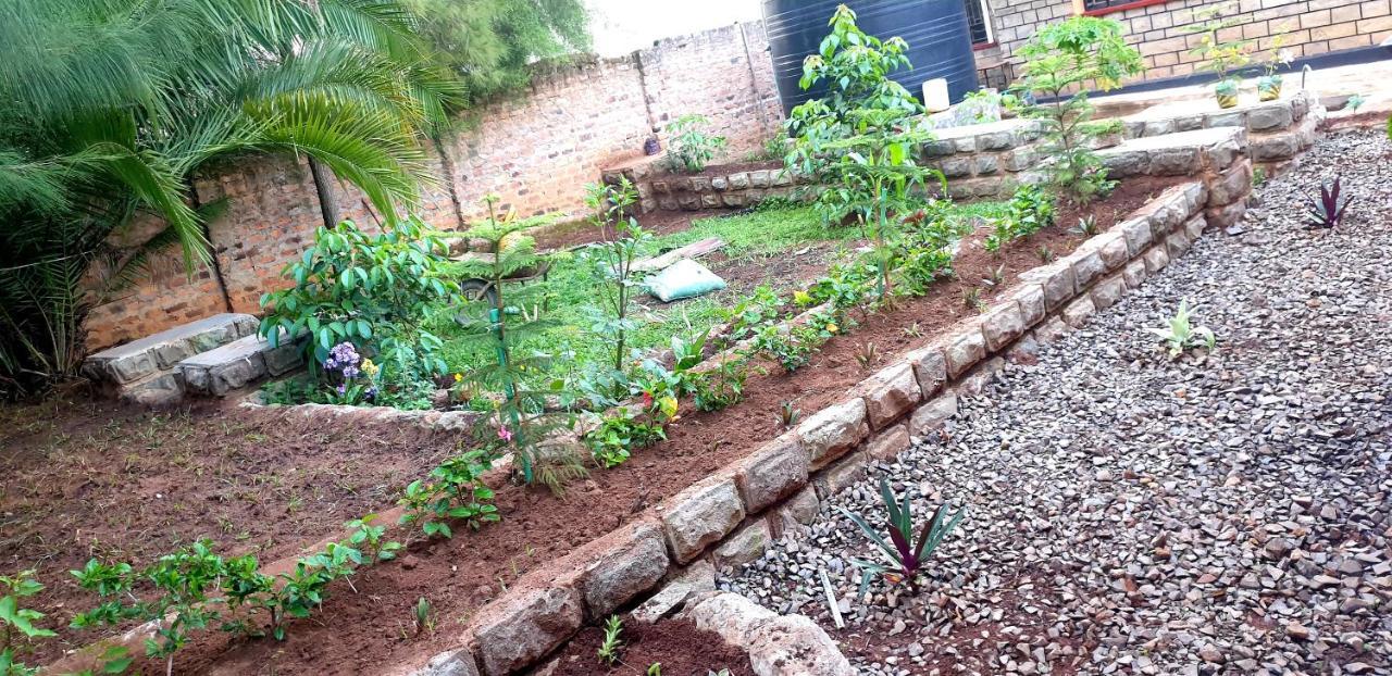 Villa Jaaja's - The Residence, Garden And Near Ciala Kisumu